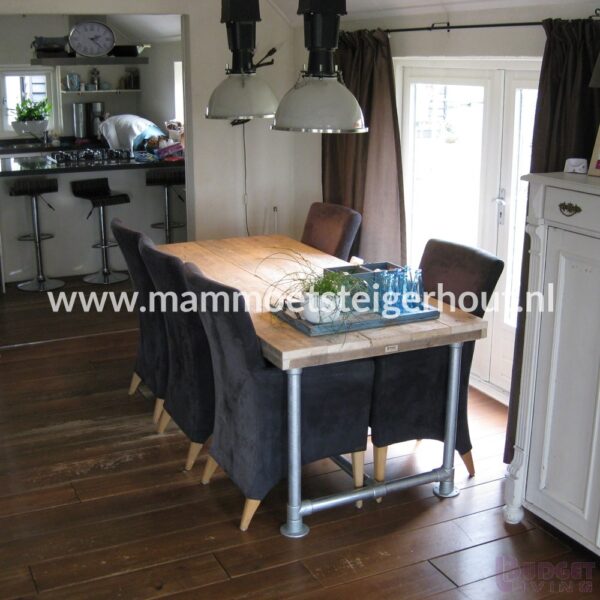 Steigerhout tafel steigerbuis